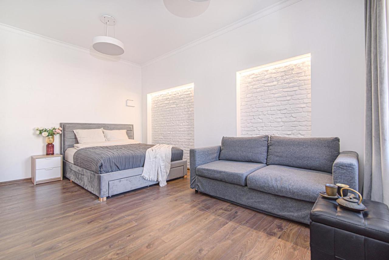 Welcoming Studio In Historic Vilnius With Free Parking By Urban Rent Appartement Buitenkant foto