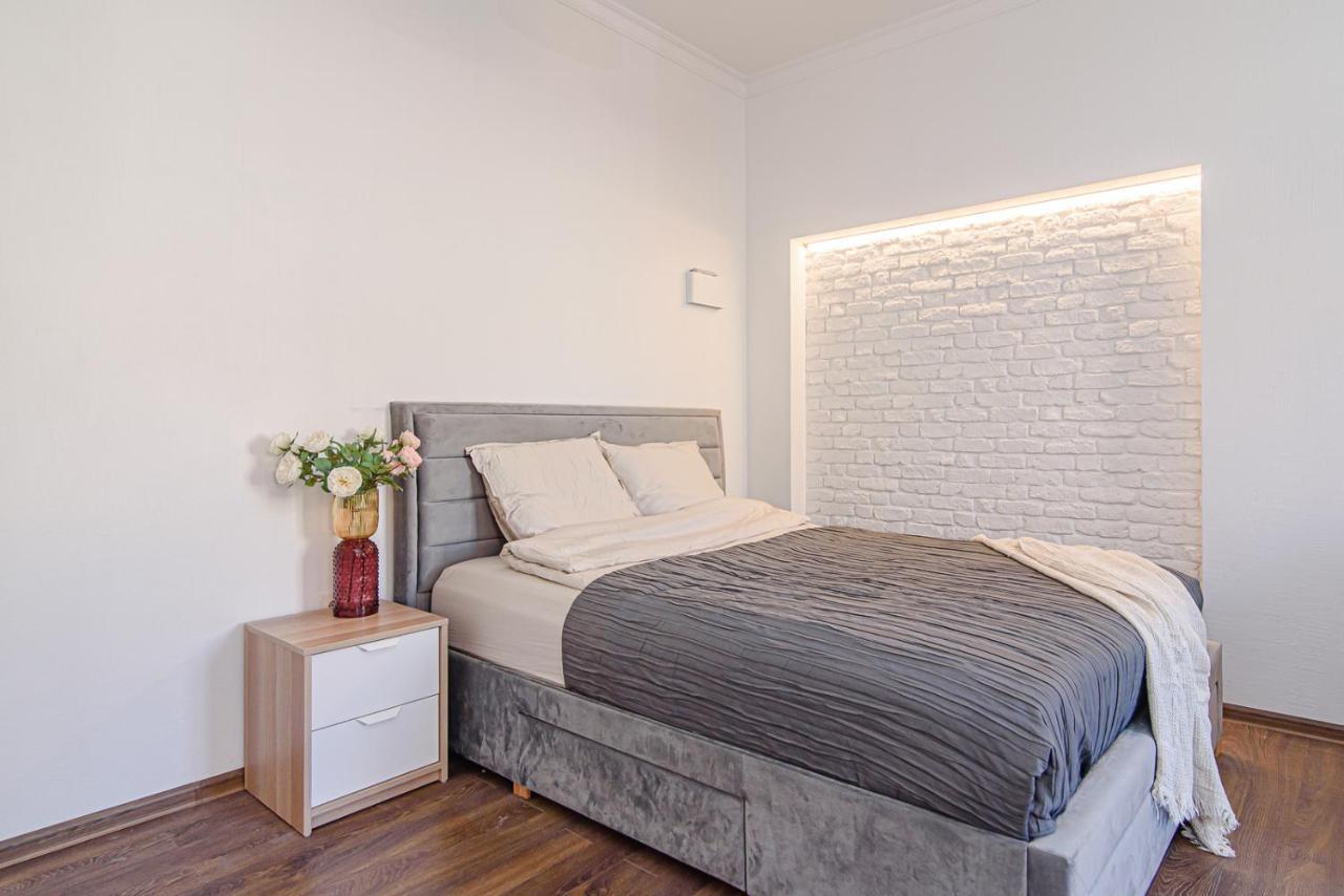 Welcoming Studio In Historic Vilnius With Free Parking By Urban Rent Appartement Buitenkant foto