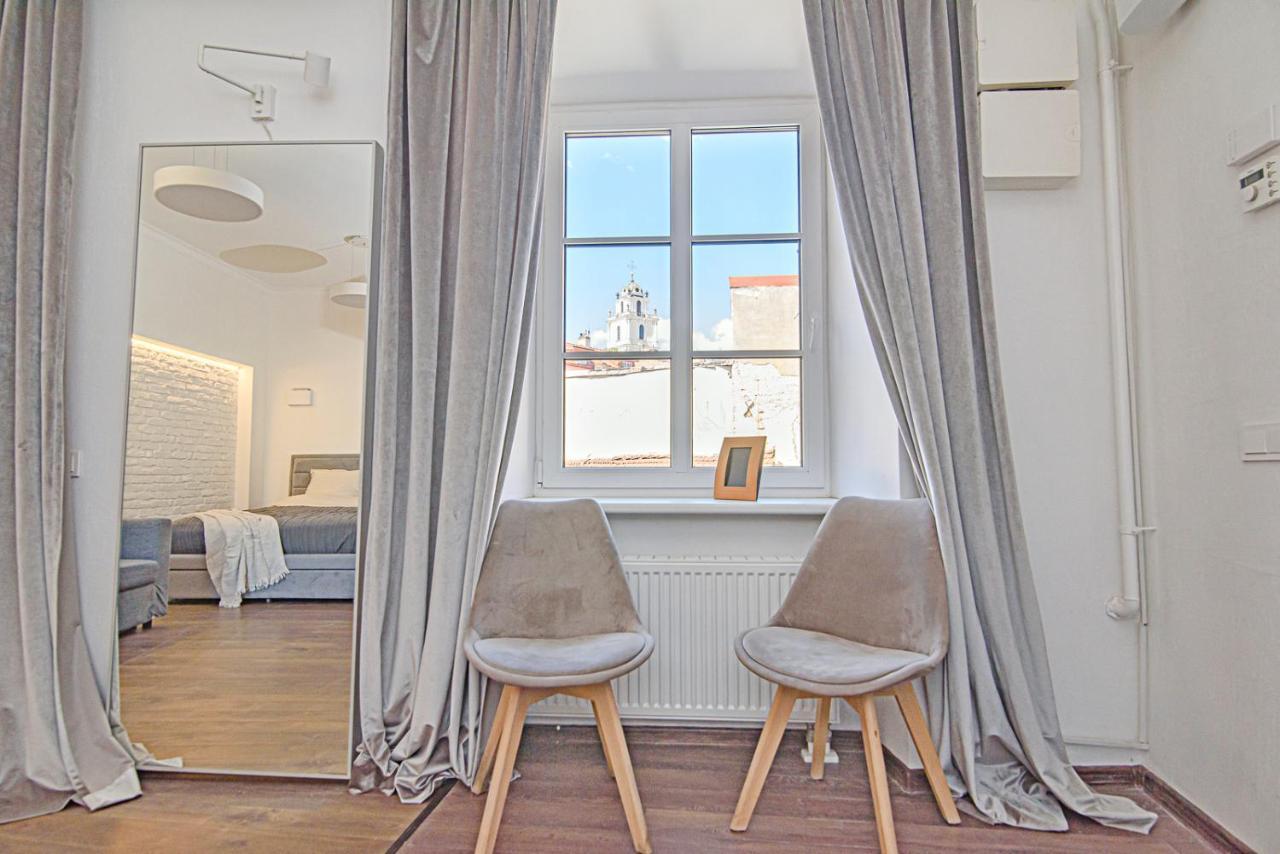 Welcoming Studio In Historic Vilnius With Free Parking By Urban Rent Appartement Buitenkant foto