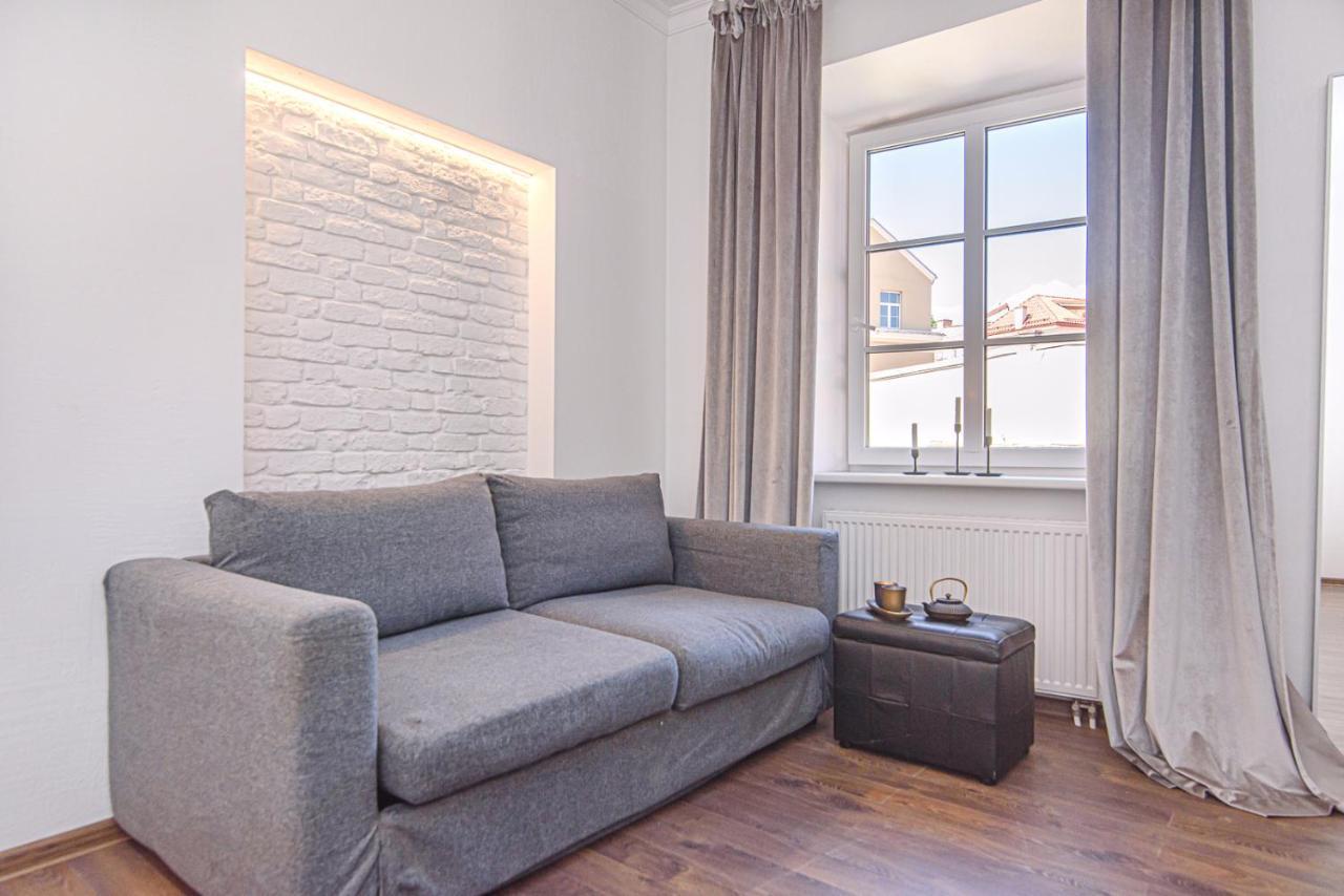 Welcoming Studio In Historic Vilnius With Free Parking By Urban Rent Appartement Buitenkant foto