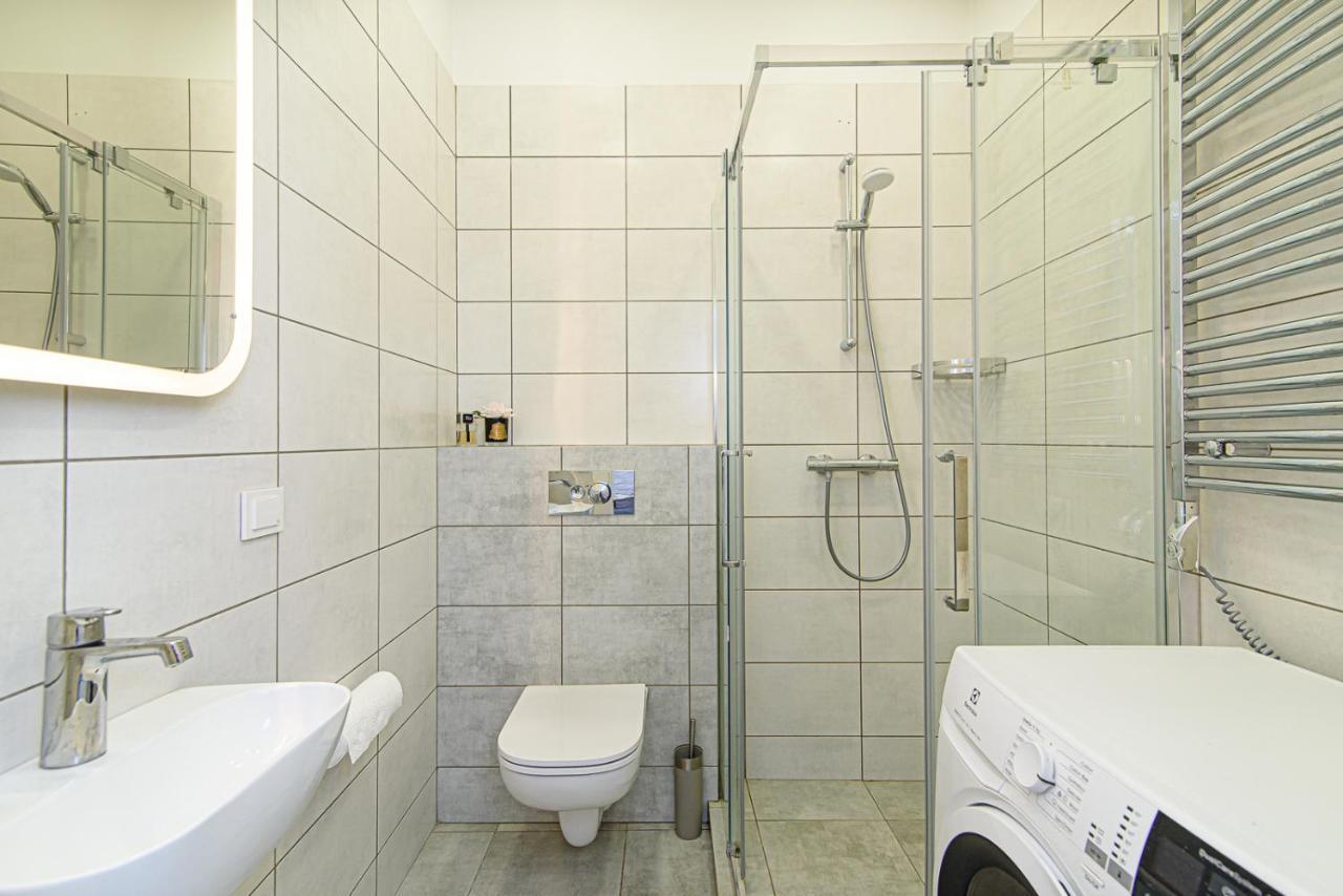 Welcoming Studio In Historic Vilnius With Free Parking By Urban Rent Appartement Buitenkant foto